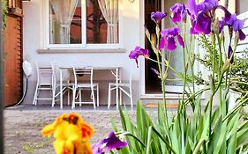 bolognaholidayhome APPARTAMENTO SIGNORINI giardino e posto auto